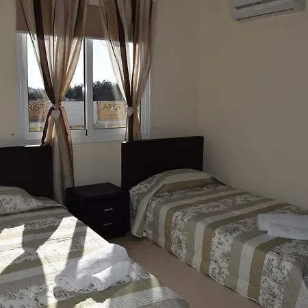 Zephyros Mandria (Paphos)